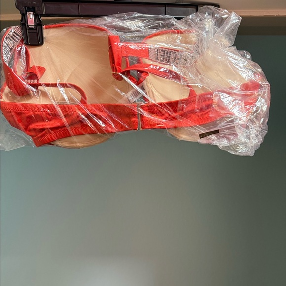 VICTORIA'S SECRET ShineAdd-2-cups Push-Up Swim Top - Picture 3 of 5